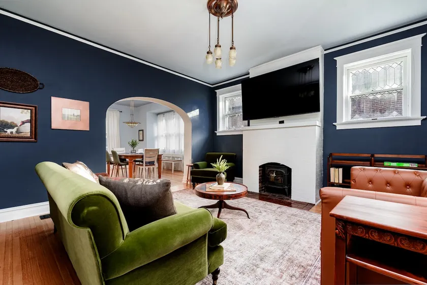 *NEW* La Maison Douceur in Historic St. Charles - Image 1