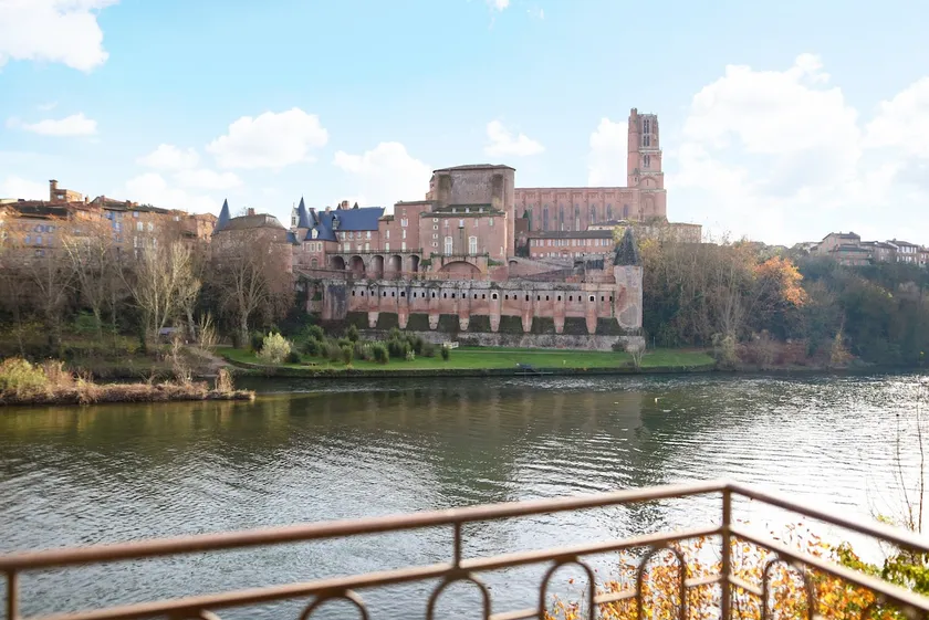 Tendat House, the cathedral view - Image 1