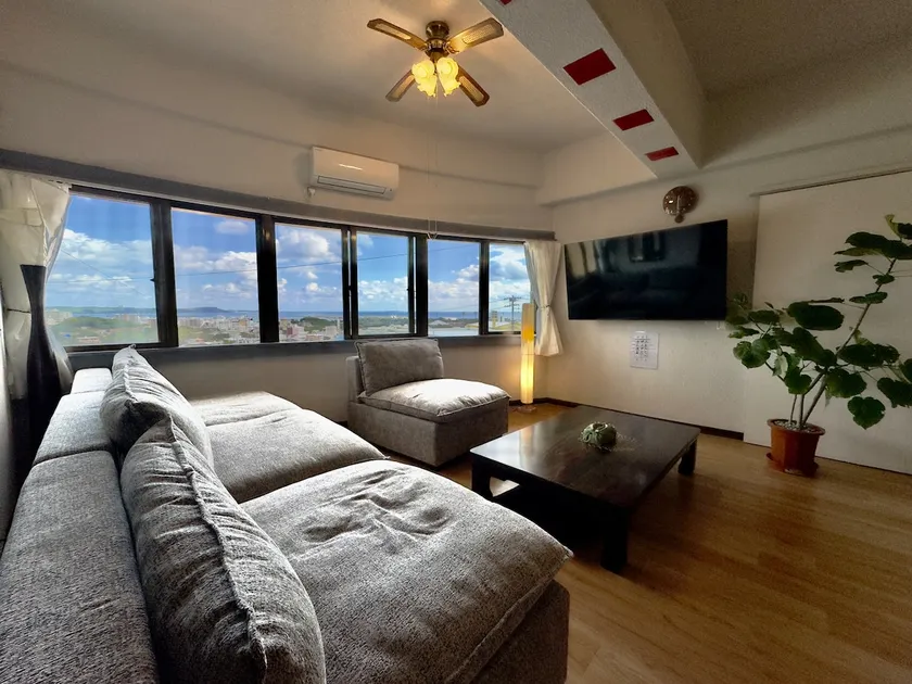 Overlooking the east coast of Okinawa! Aeon Mall Okinawa Rycom is a 5-minute drive About 5 minutes by car - Image 1