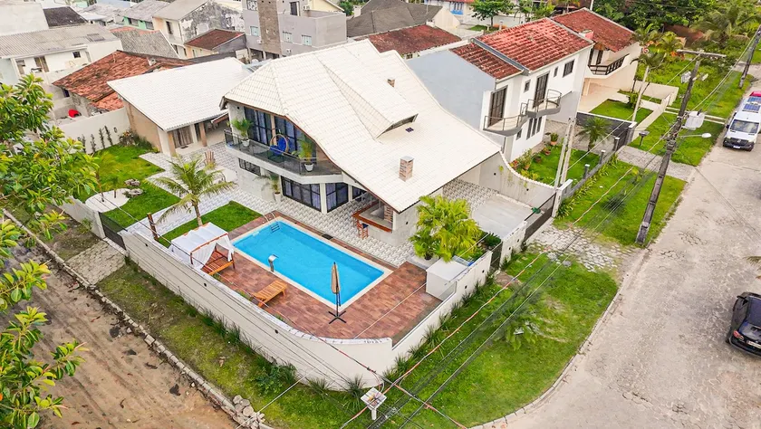 Large and comfortable townhouse in Pontal do Paraná - Image 1