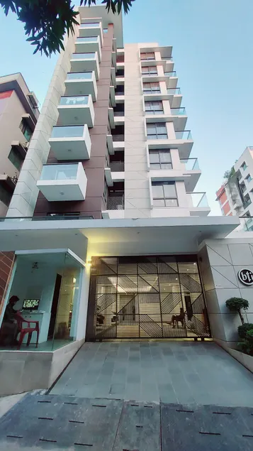 Luxurious apartment at Dhaka - Image 1