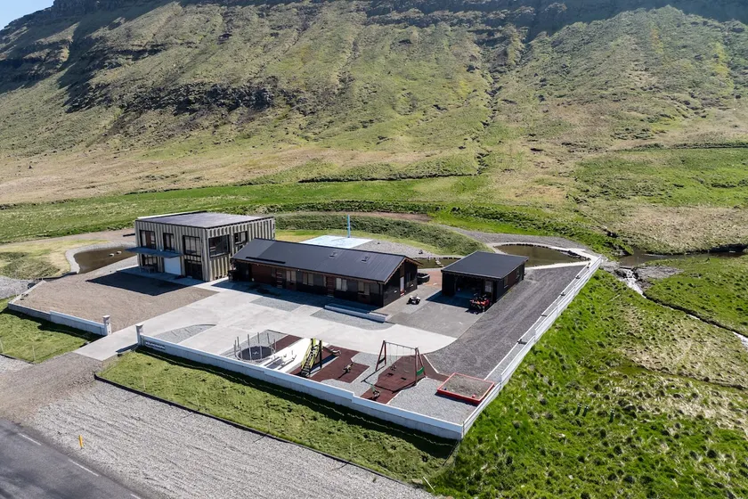 Búlandshöfði family paradise - Image 1