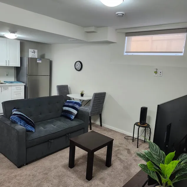 One-Bedroom Private Guest Suite - Image 1