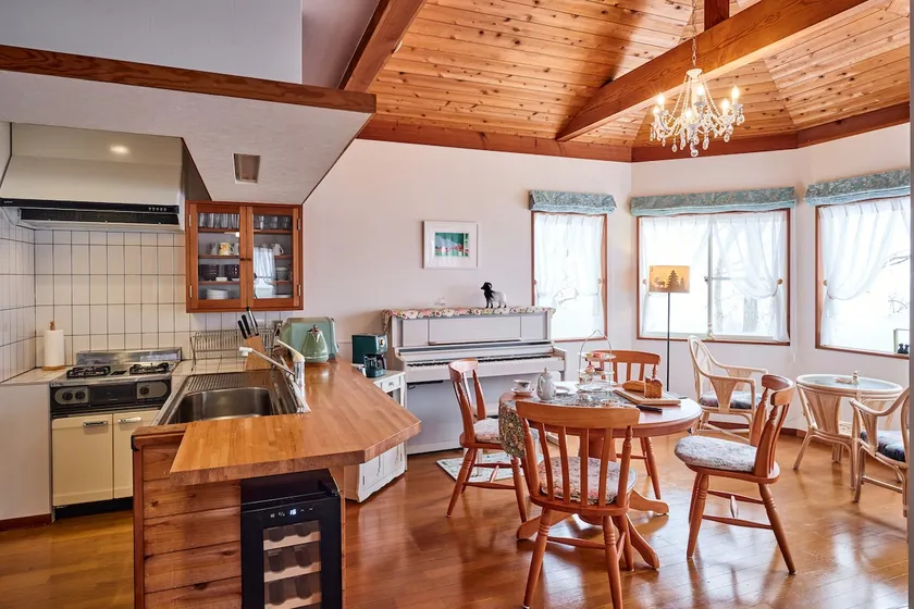 Relax in a cute cottage surrounded by forest/3 minutes to amusement park/roofed BBQ/Minami Hill Ranch 5 minutes/pets allowed - Image 1