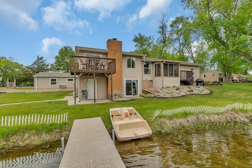 Waters Edge on Clearwater Lake - Image 1