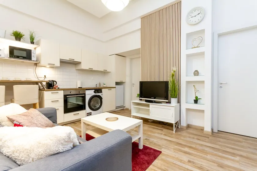 UrbanNest - 2BDRs & Free Garage - Image 1