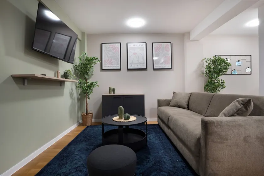Deluxe 1-Bedroom apartment with terrace*home2share - Image 1