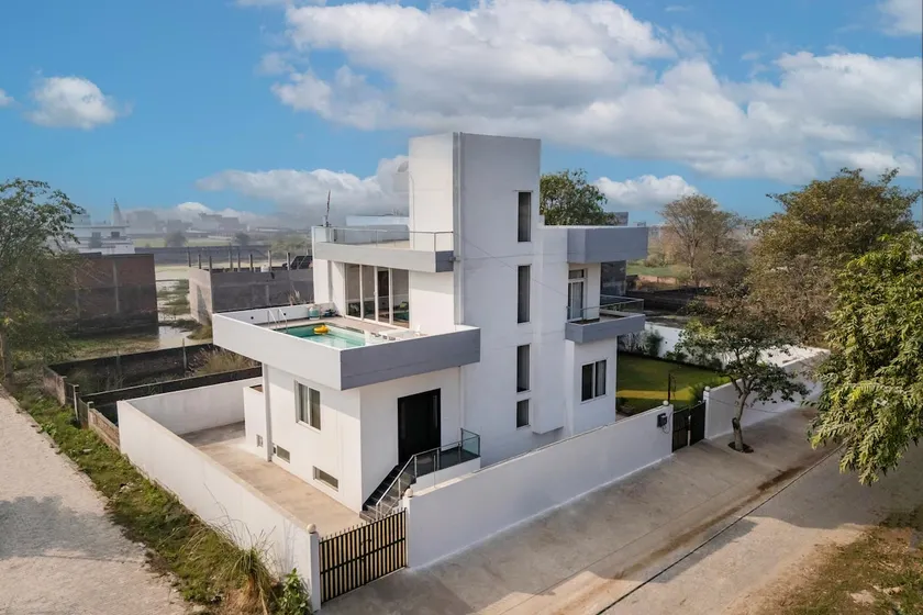 4BR NeerVana w/Pvt Pool & Bonfire | Kanpur - Image 1