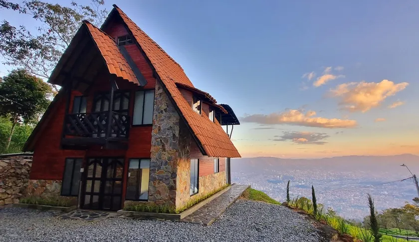 Alpine Chalet with the best view of Medellín - Image 1