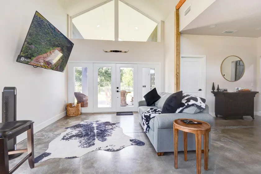 Black Sheep Hideaway Modern Countryside Serenity - Image 1
