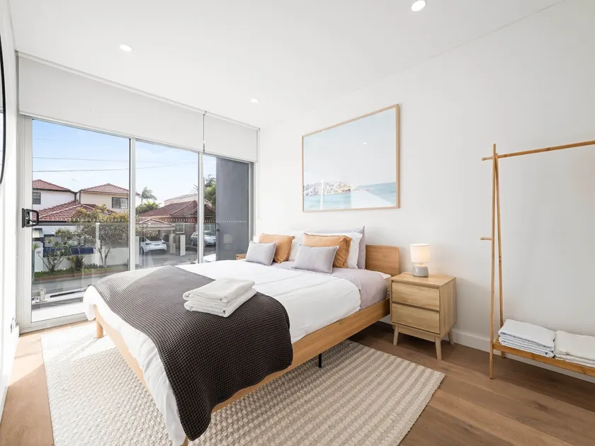 The Sid Bondi - Family & Pet Friendly w/ Parking - Image 1