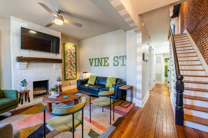 Vine Street Row House - Image 1