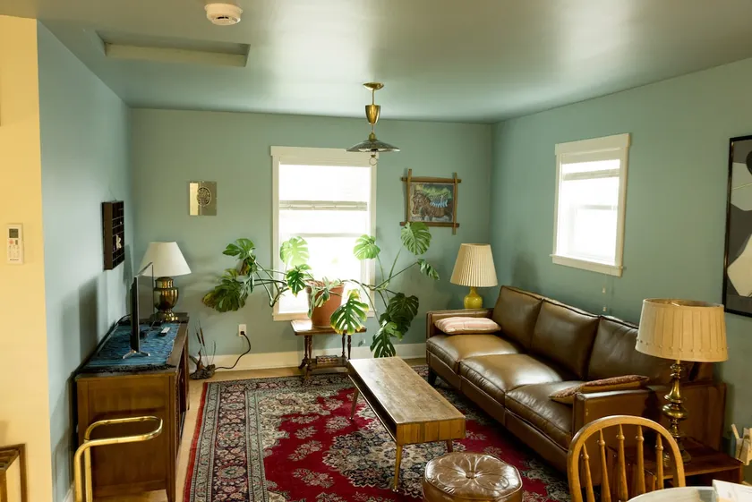 Owl’s Nest / 1.5 bdrm apartment near Capitol - Image 1
