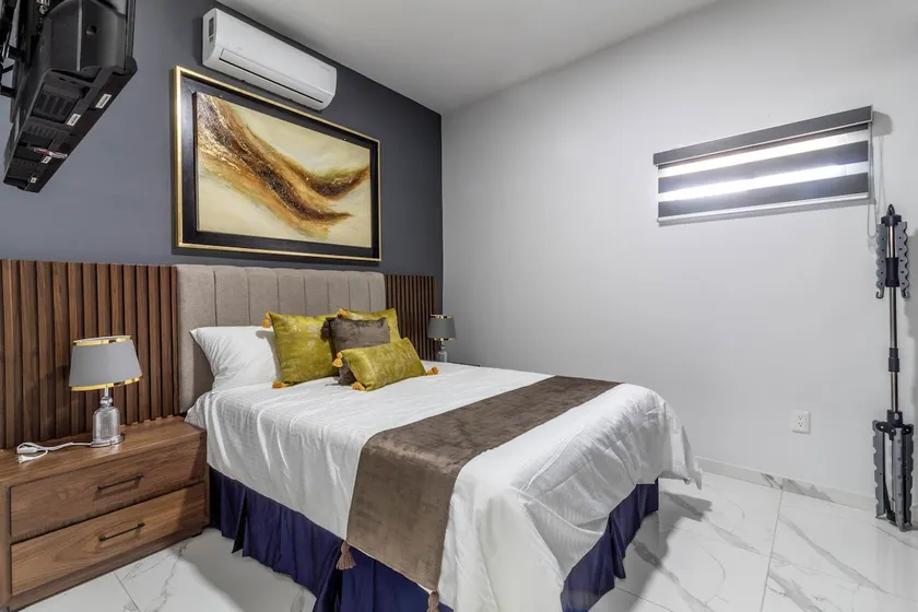 Aptt for 2 / Queen / A/C and Kitchen · Zapo Center - Image 1