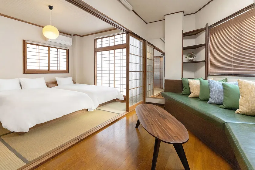 Opened in February 2025! 4-minute walk from Chuo Station! Retro Japanese Modern Private Inn - Relax on the rooftop balcony - Image 1