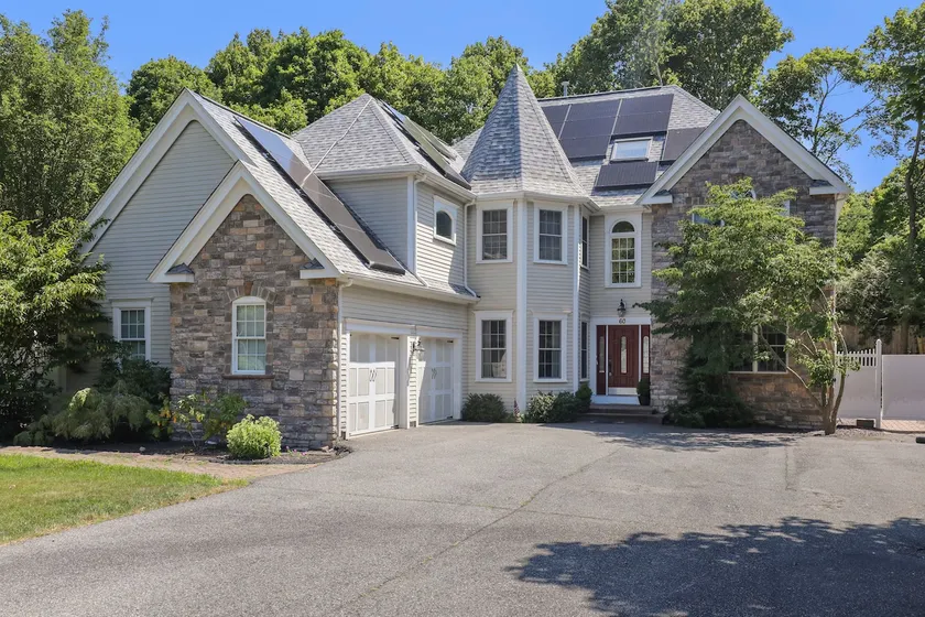 Sagamore Manor | Pool | Hot Tub | 5min to Beach! - Image 1