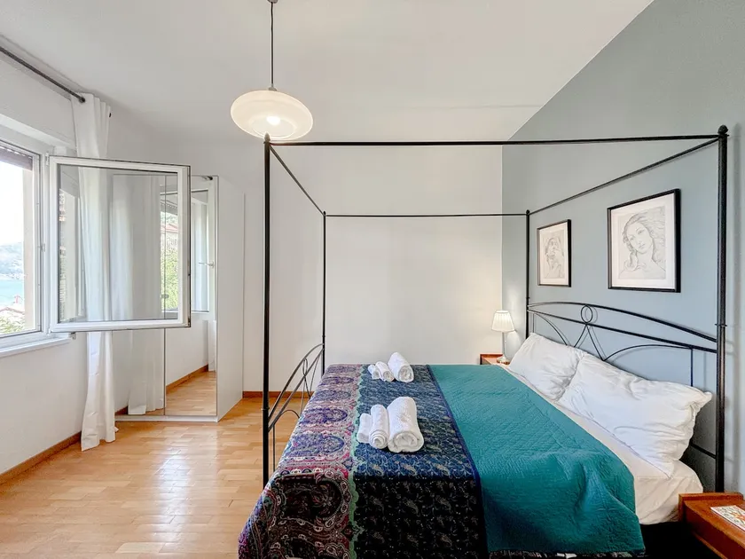 Belvedere three-room lake view - Image 1