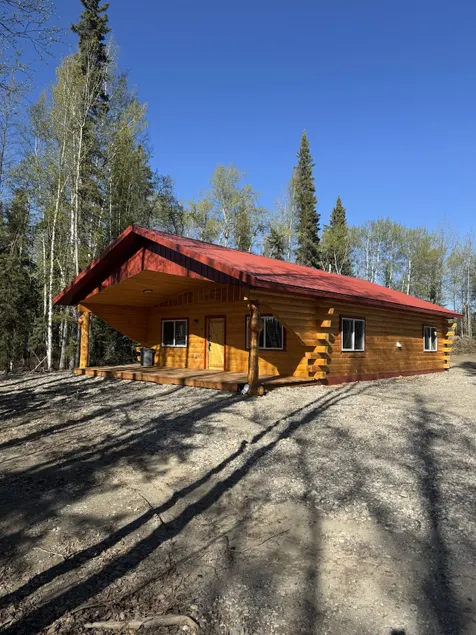 Cozy Cabin #2 w/heated detached garage - Image 1