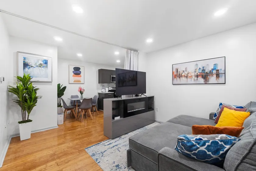 Modern Home Near NYC, MetLife & 5 min EWR Airport - Image 1
