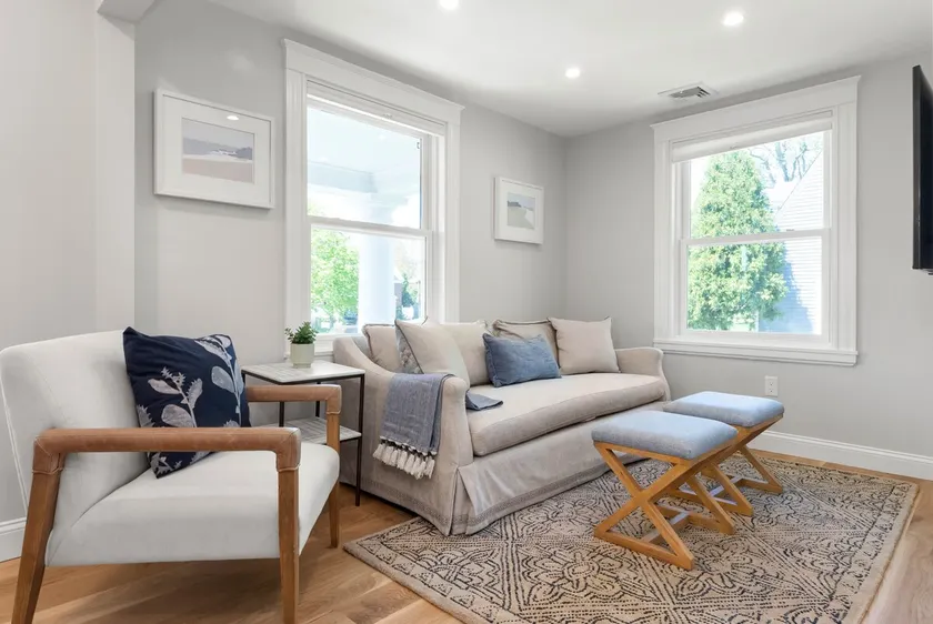 Beautifully Furnished, Centrally Located 2BR - Image 1