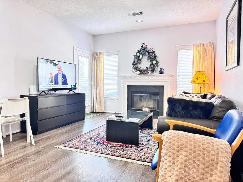 Cozy Moon Condo - Image 1