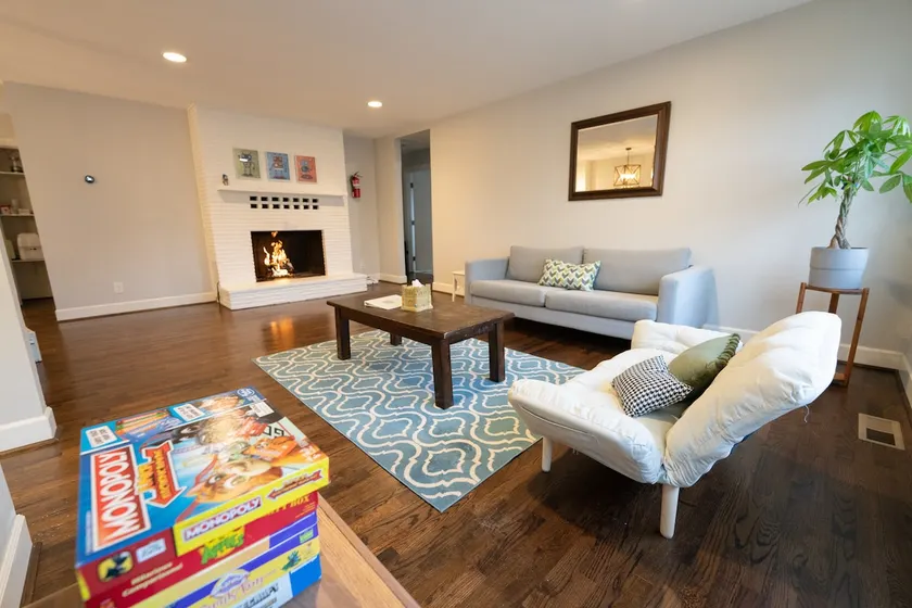 4BR SeaTac w/ AC, Fenced Yard & 6-Car Driveway - Image 1