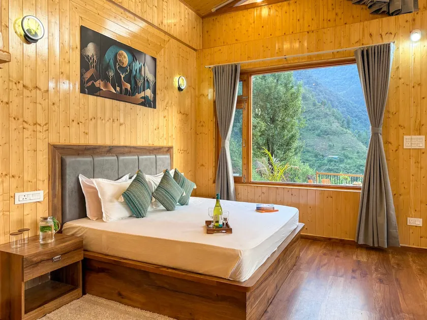 Luxurious Chalet near Paragliding Site, Kullu - Image 1