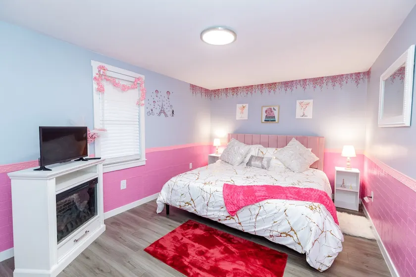 Spacious 3BR Suite • Fast WiFi• 2 min to Homestead - Image 1