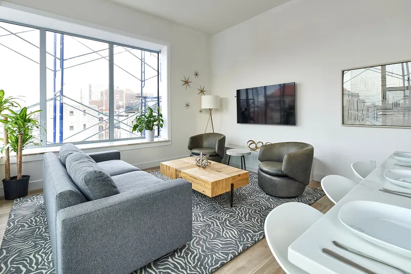 Bright Designer Loft – steps from PATH to NYC - Image 1