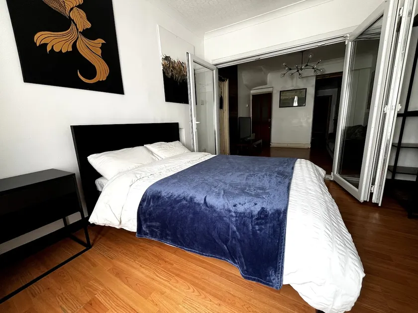 Entire 1 bedroom flat - near Underground Station - Image 1