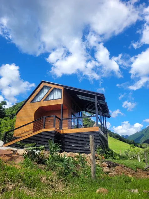 Cabana Sonhos, Heart of the Mountain - Image 1