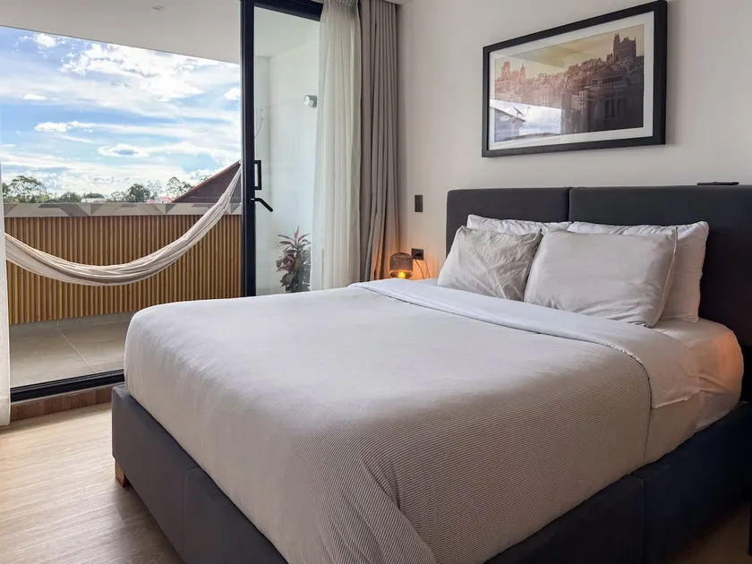 Exclusive, tub, balcony and unforgettable sunsets - Image 1
