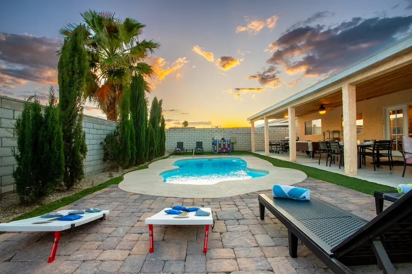 5BD Vegas Escape: Heated Pool, Games Galore & MORE - Image 1