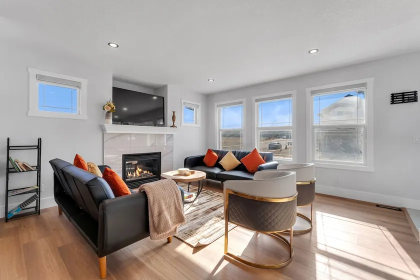 Spacious 3BR|2.5Bth | Free parking in Saddle Ridge - Image 1
