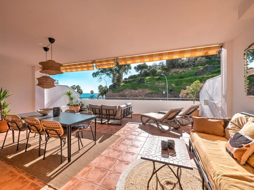 Nerja: Appartement avec de jolies vues sur la mer et la plage de Burriana - Image 1