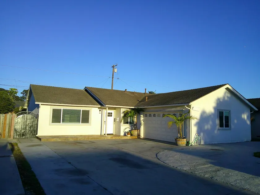 Beach House and FoosBarn - Image 1