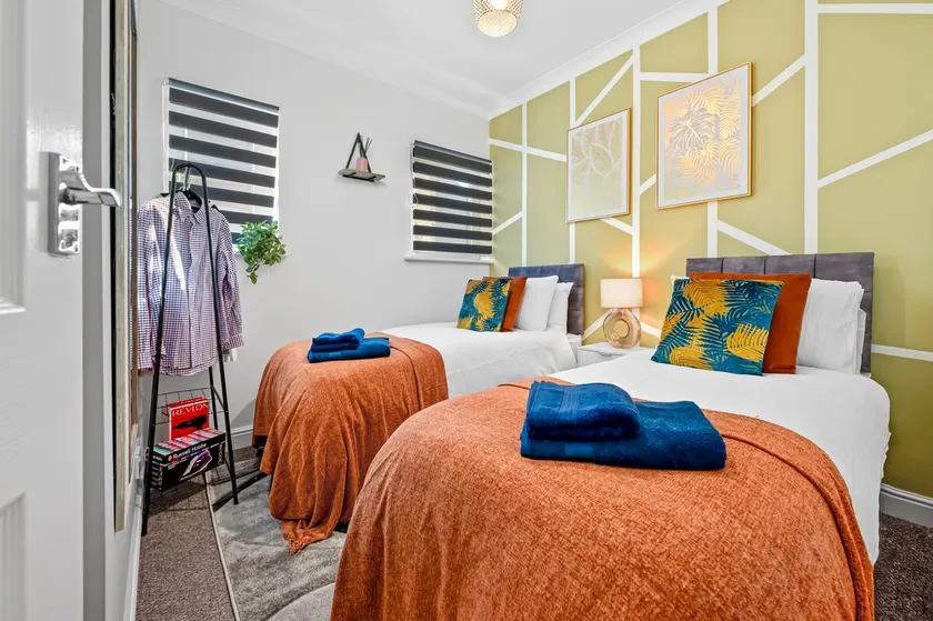 Modern Apartment by the Sea - Image 1