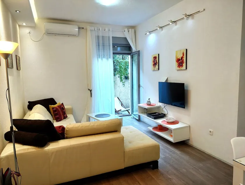 Charming Filuro Apt 900m from Old Town Kotor - Image 1