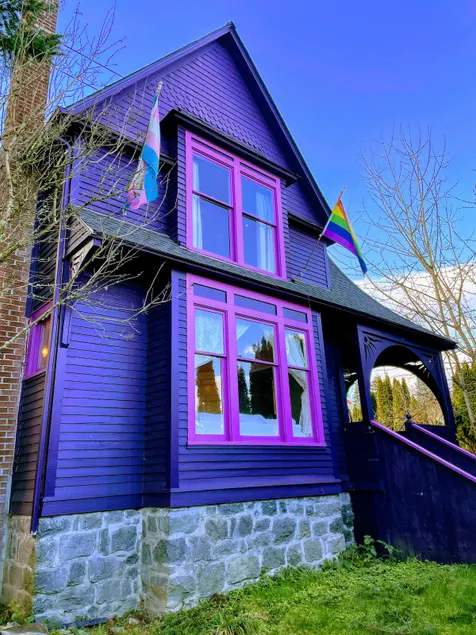 Walk to downtown Oly & Capital lake, sleeps 13 - Image 1