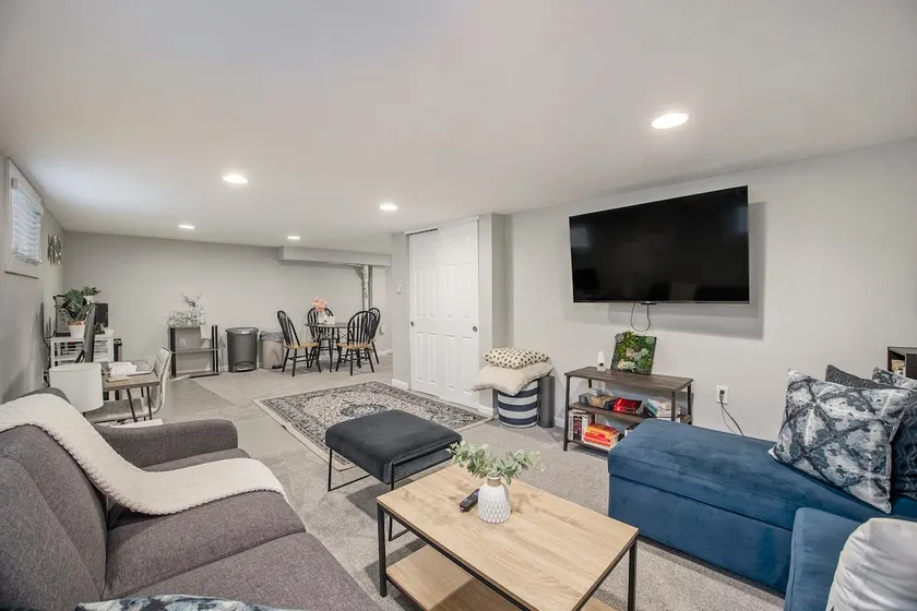 The Cozy Spot - 1br, 2 workstations - Image 1