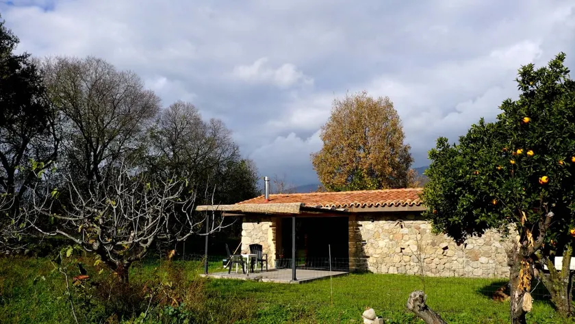 A house on a farm in Candeleda, Gredos. - Image 1