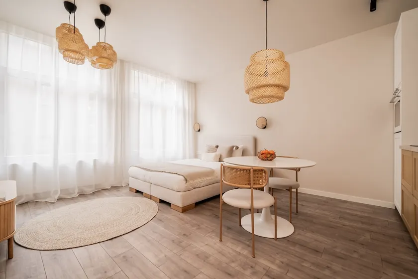 Bohemian - Chic Renovated Studio - Image 1