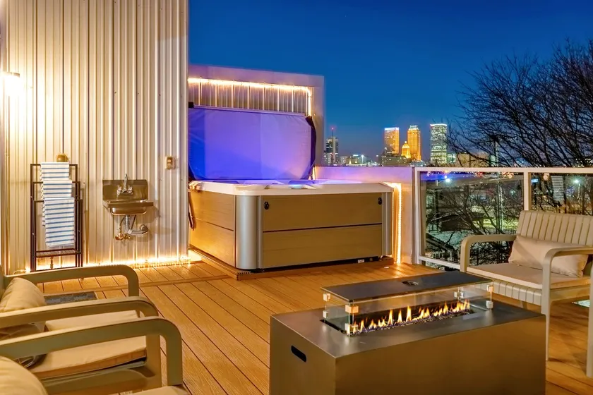 Downtown View @ Cherry Street w/Hot Tub - Image 1