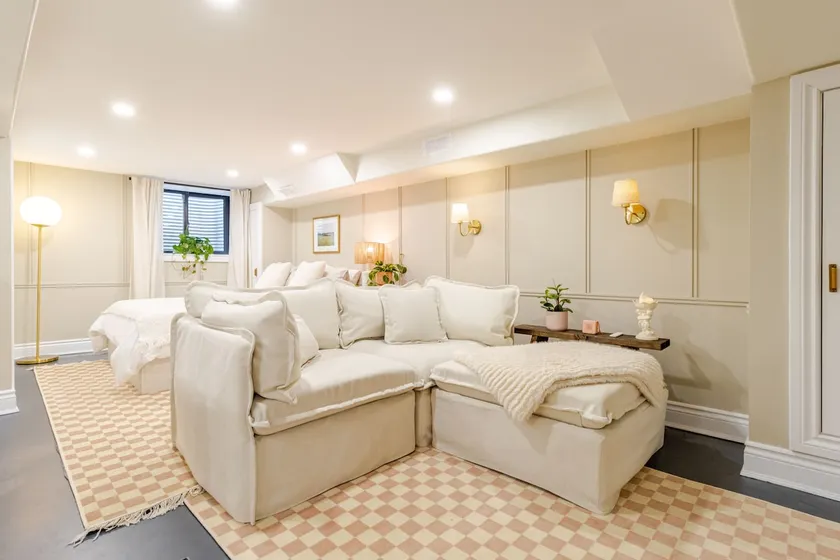 Cozy Studio off Locke St - Available Long-Term - Image 1
