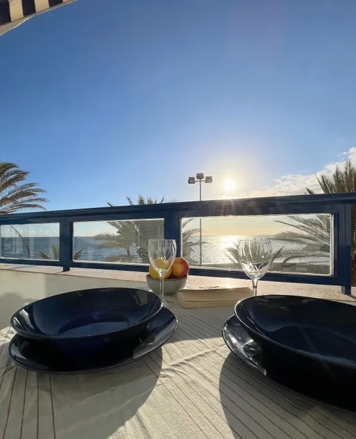 Beachfront apartment ”El Espigón” - Image 1
