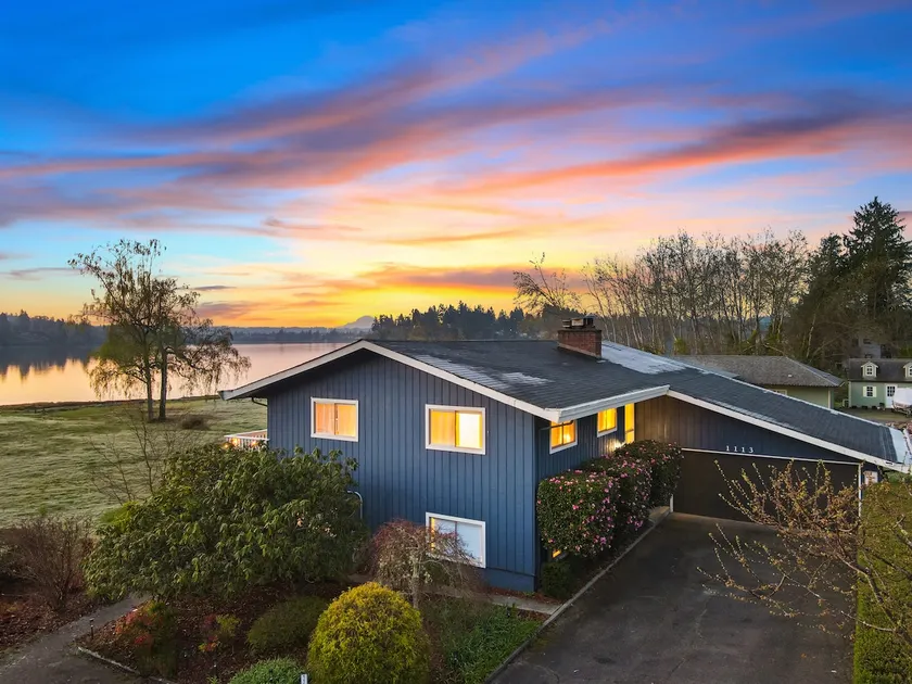 6B4B Oceanfront with Mt. Rainier Views @Bremerton - Image 1