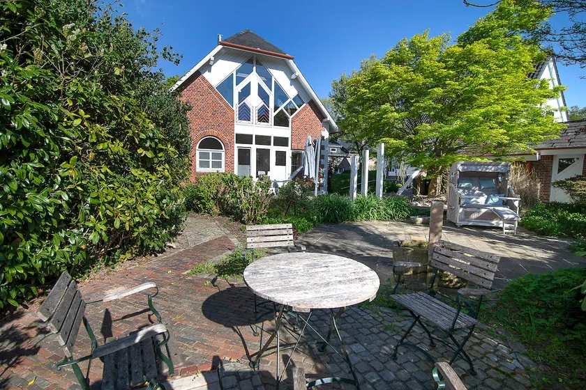 Vacation home in the forest - Image 1