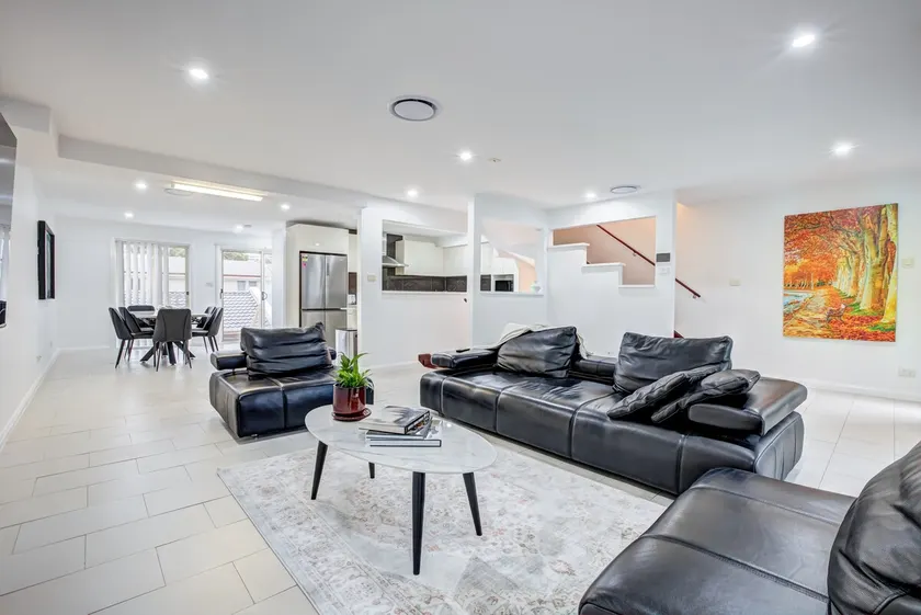 Lakeview Family Retreat Canberra- cozy townhouse - Image 1