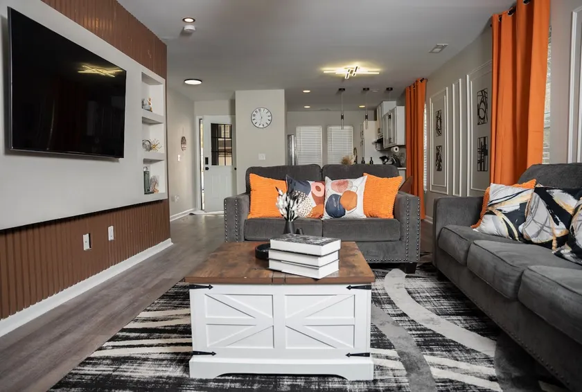4-BR Haven | 12 Mins to Downtown - Image 1