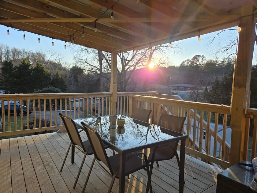 Family+Pet Friendly - 5 mins from Downtown! - Image 1